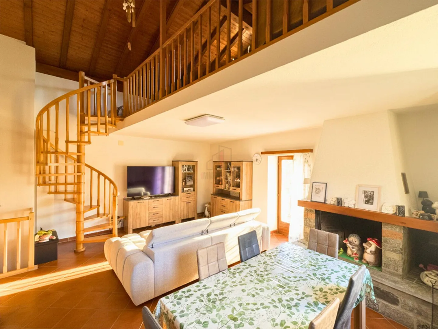 VOTRE REFUGE IMMERSÉ DANS LE VERT - Photo 2 sur 11