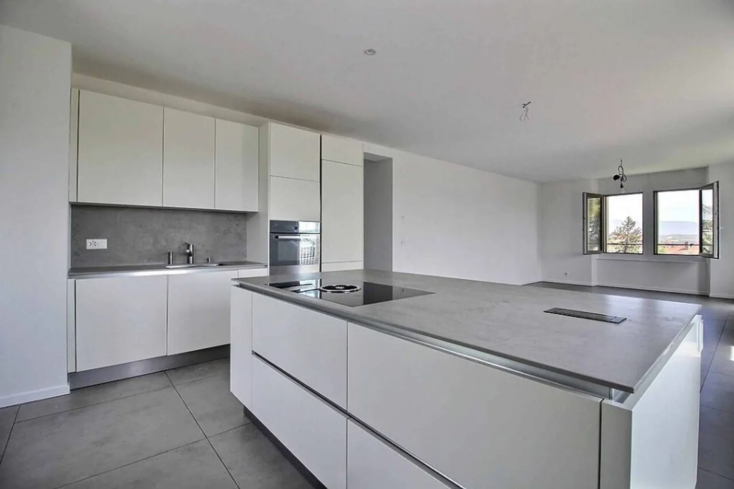 4,5-Zimmer-Wohnung im 1. Stock - Foto 1 von 4