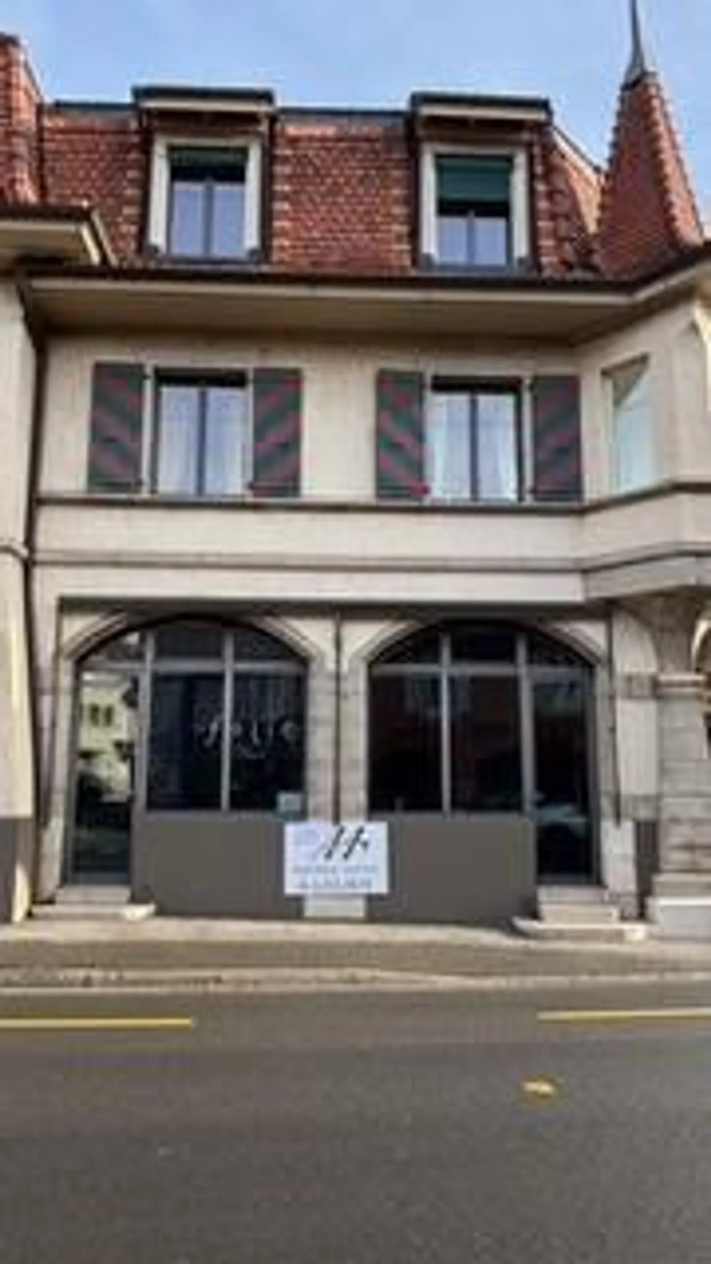 In affitto - Spazio commerciale nel centro di Bevaix - Foto 1 di 2