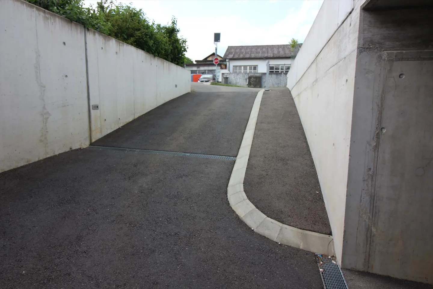 Underground parking space - Photo 3 of 5