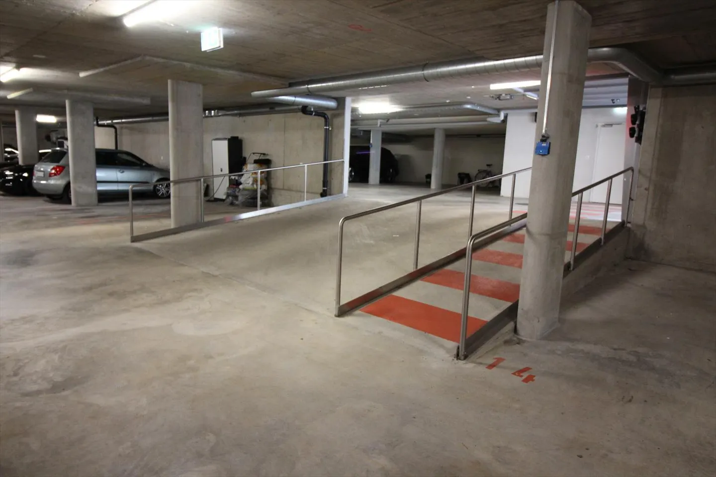 Underground parking space - Photo 4 of 5