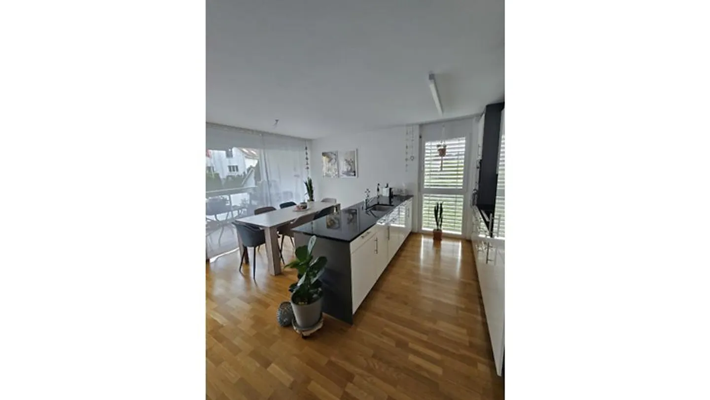 3 ZI-WOHNUNG IN WALLENWIL (TG), MÖBLIERT, TEMPORÄR - Foto 3 di 10