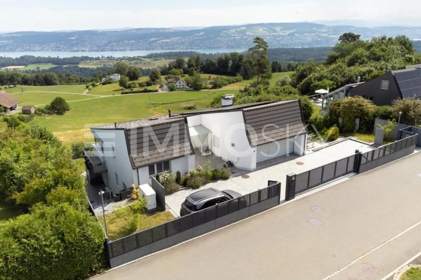 Über den Dächern – Edles Wohnen mit Blick auf den Zürichsee - Photo 1 sur 5