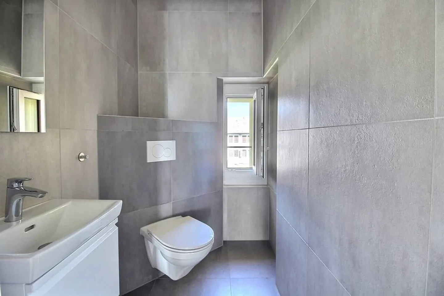 4,5-Zimmer-Wohnung im 1. Stock - Foto 3 von 4