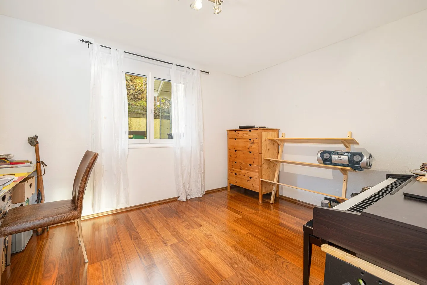 6.5-Zimmer-Doppel-Einfamilienhaus mit 4-5er-Garage und Autolift - Foto 13 von 18