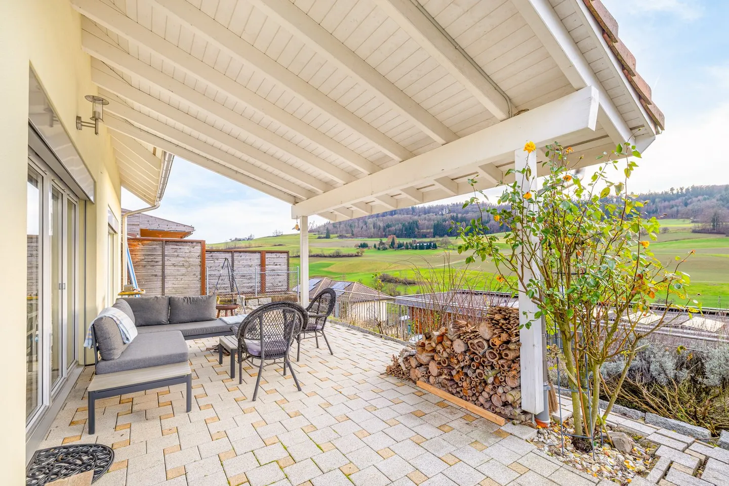 6.5-Zimmer-Doppel-Einfamilienhaus mit 4-5er-Garage und Autolift - Foto 17 von 18