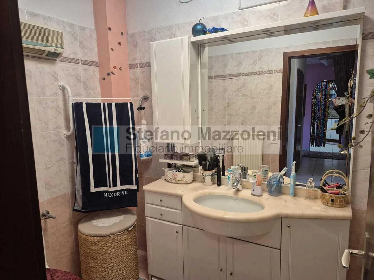 Appartamento luminoso con giardino - Foto 4 di 10