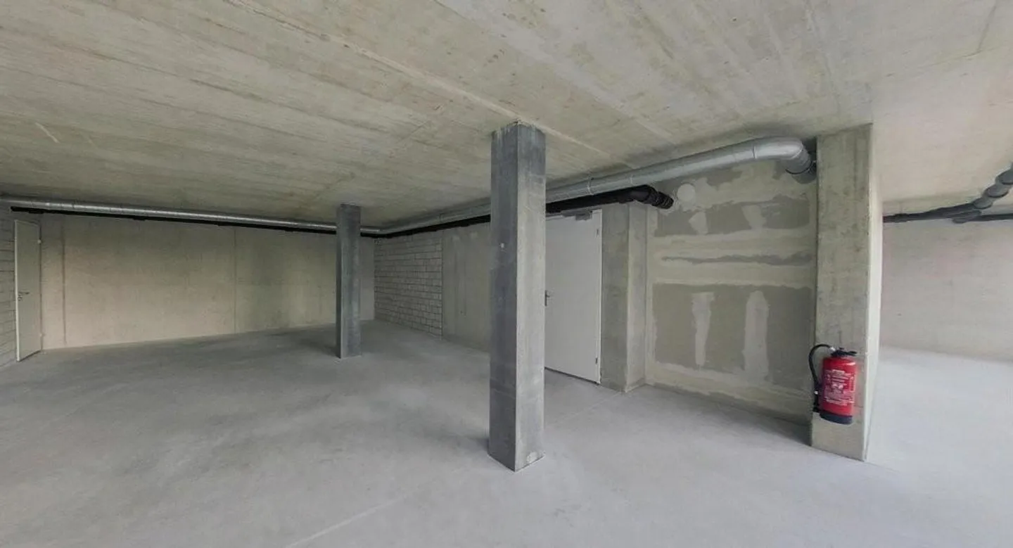 Espace de bureau dans un emplacement privilégié à Lucerne - Jardin Cour - Photo 7 sur 8