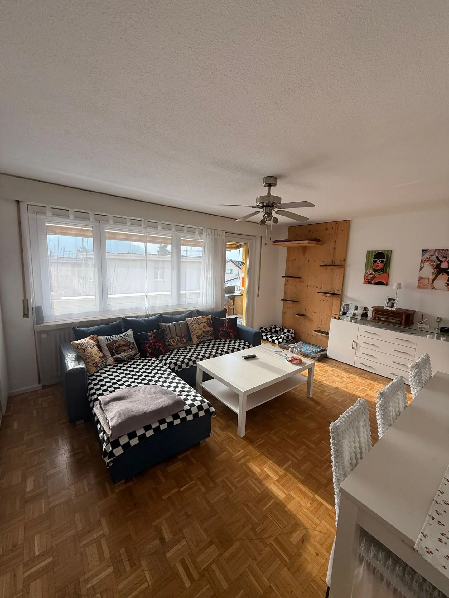 Ici vit le bonheur : Appartement élégant de 4,5 pièces dans un endroit calme - Photo 2 sur 9