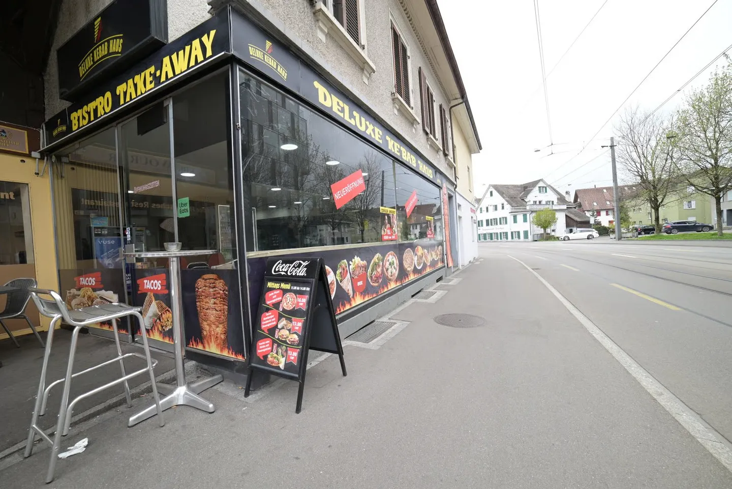 Locaux de gastronomie modernes dans un emplacement central à Dietikon - Photo 1 sur 7