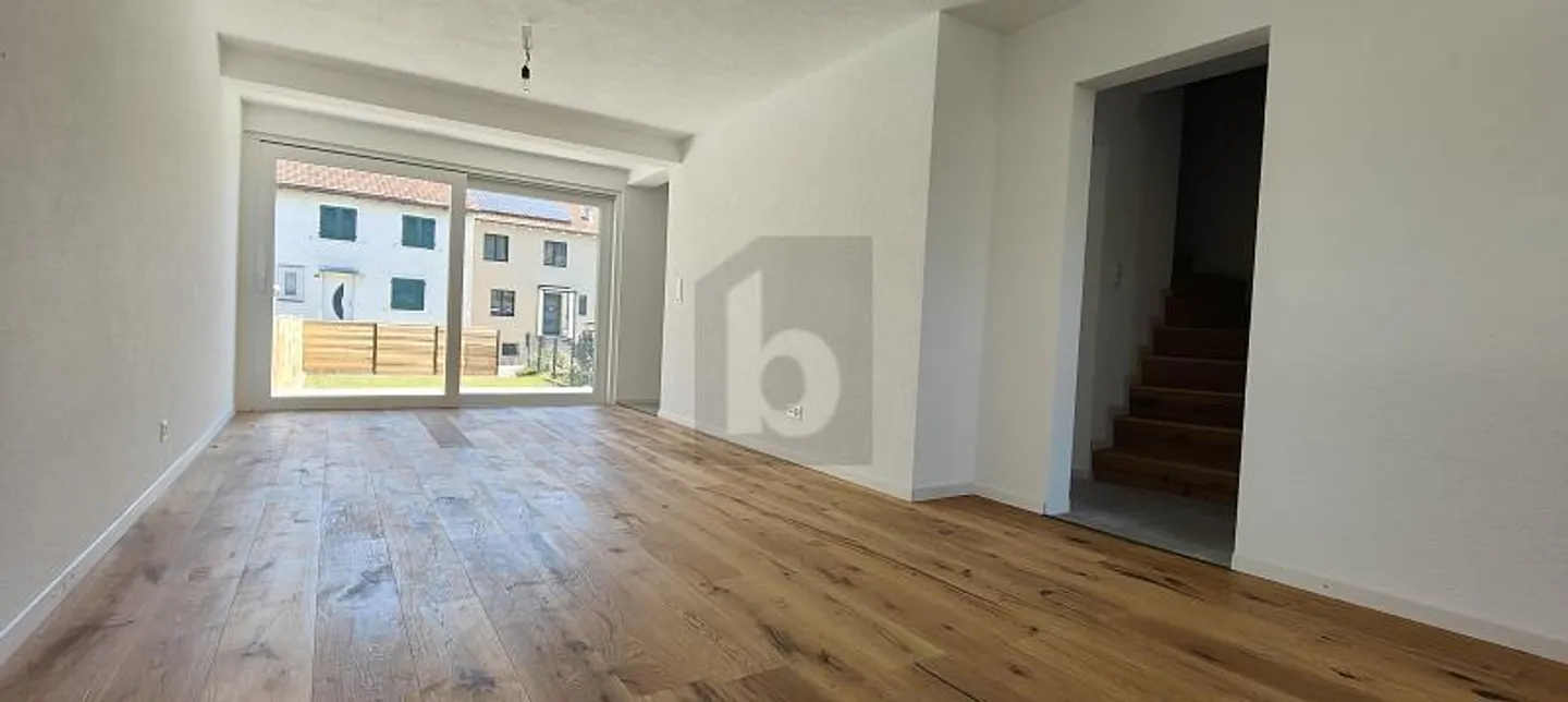 TOP MODERNE DANS UN EMPLACEMENT FAMILIAL - Photo 2 sur 6