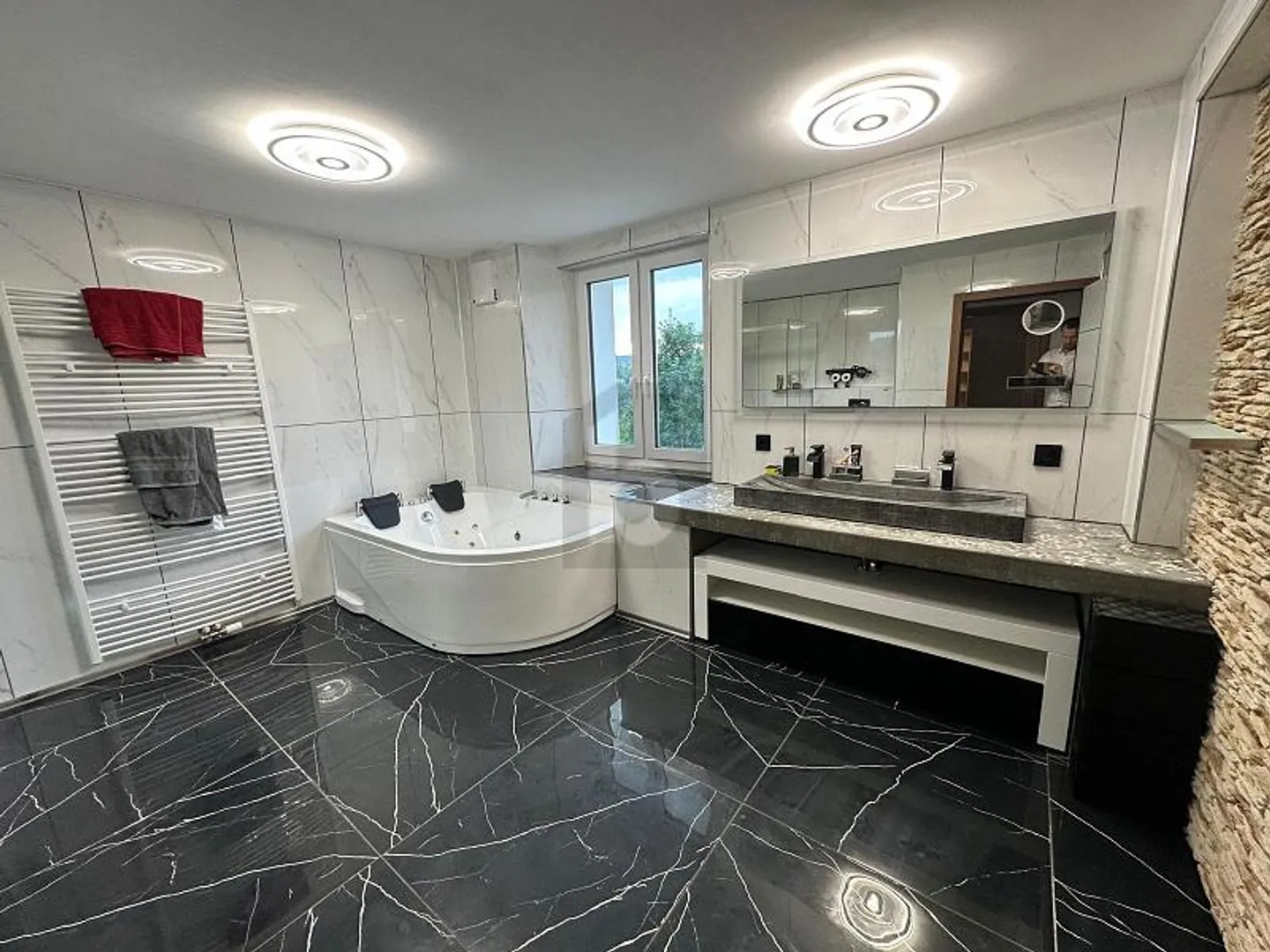 Maison jumelée 10 pièces - Photo 5 sur 6