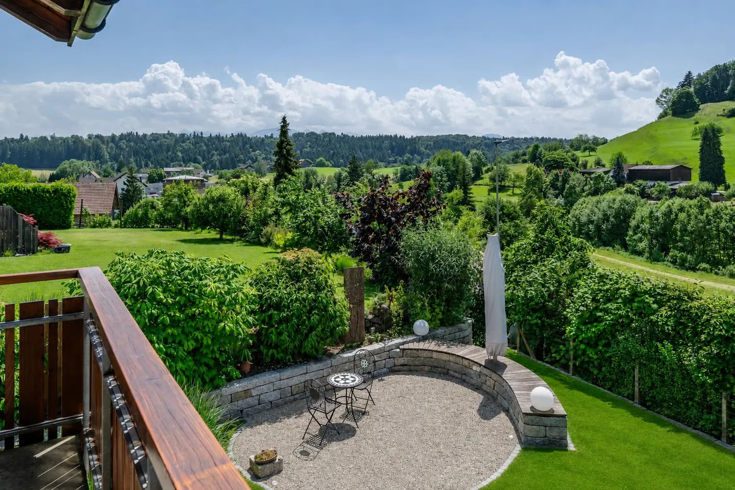 Vivre avec une vue et une idylle de jardin - Photo 2 sur 14