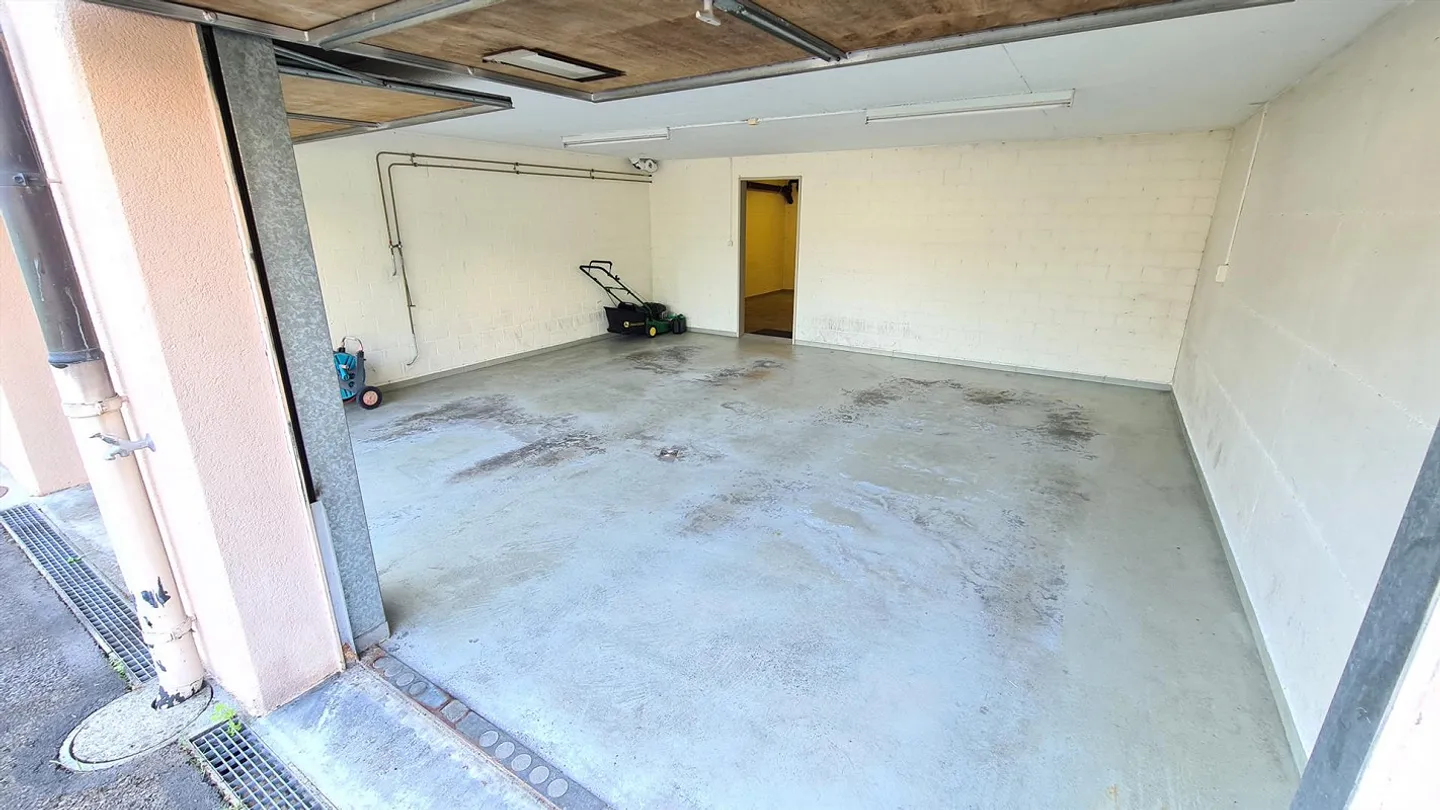 Attraktive 6.5 Zimmer-Doppeleinfamilienhaushälfte - Photo 26 sur 29