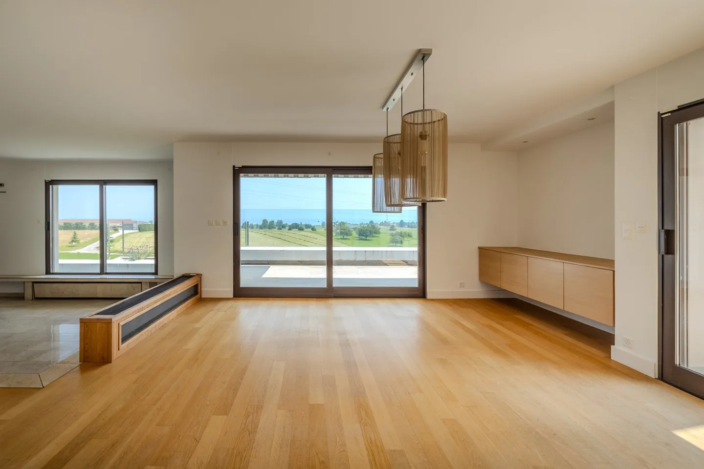 Zeitgenössische Villa - Foto 1 von 5