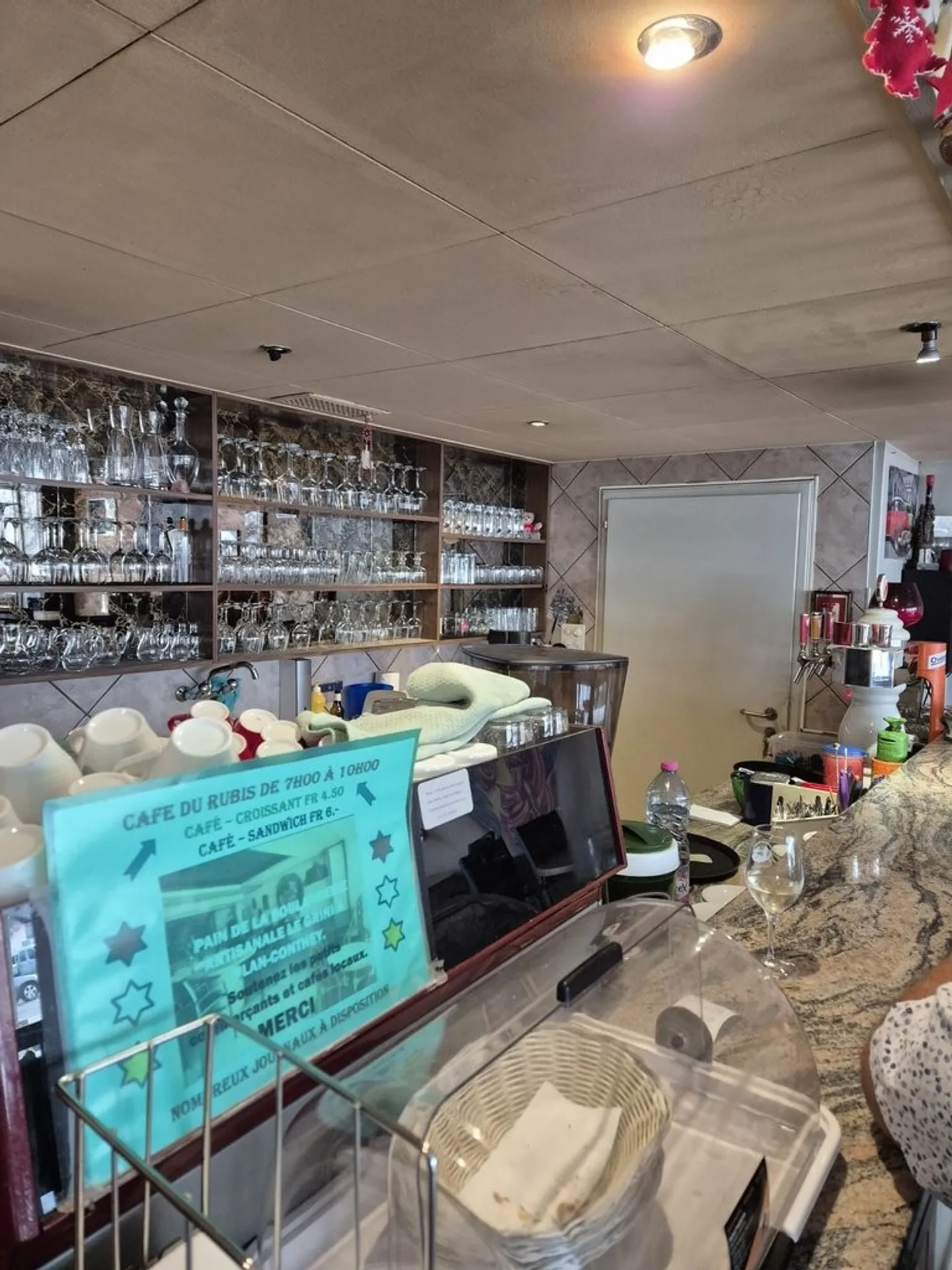 Café Spacieux à Louer - Photo 5 sur 9