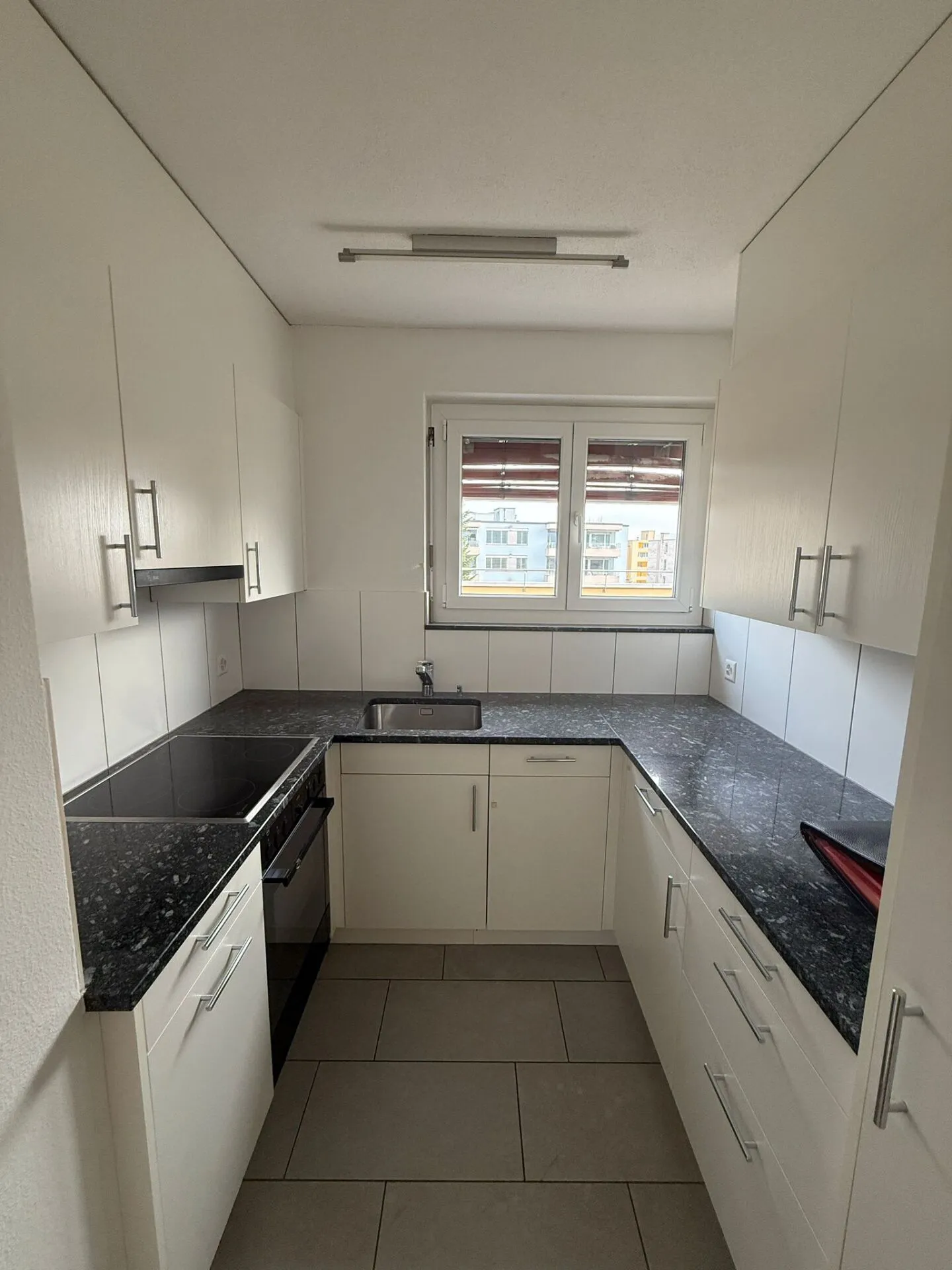 Stilvolle Attikawohnung mit Aussicht - Foto 3 von 10