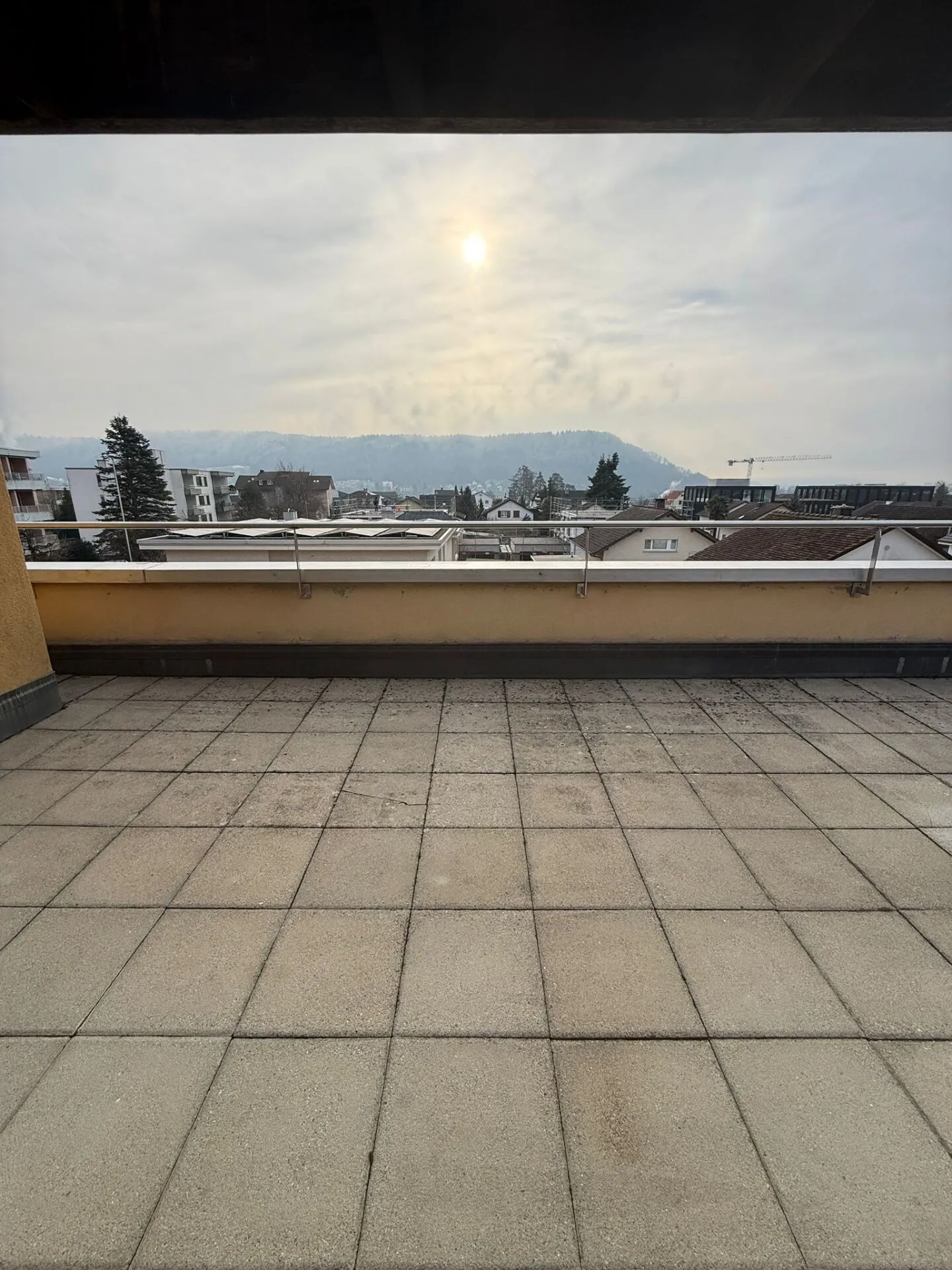 Stilvolle Attikawohnung mit Aussicht - Foto 4 von 10