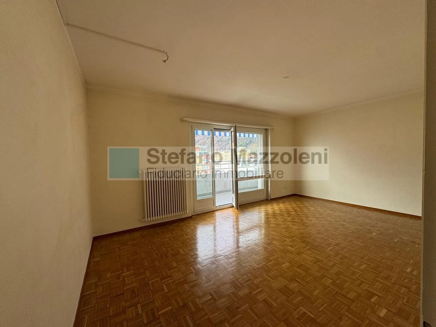 LOCARNO - 3 1/2 Zimmer - auch oberste Etage schöne Aussicht - Foto 3 von 9