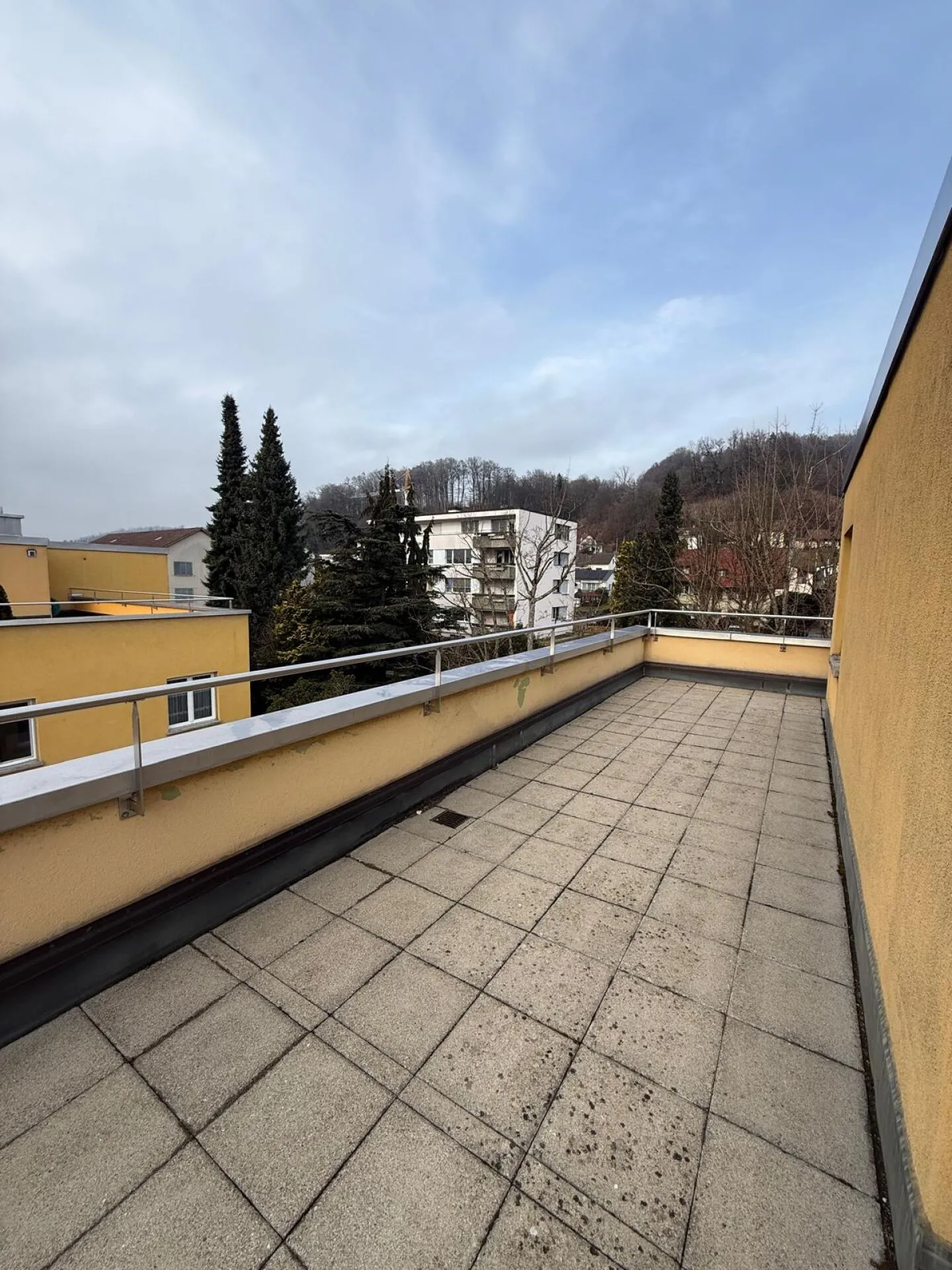 Stilvolle Attikawohnung mit Aussicht - Foto 5 von 10