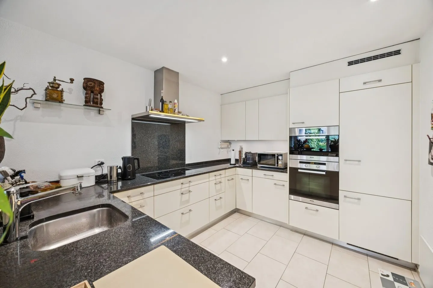 Spacious Garden Maisonette - Photo 4 of 10
