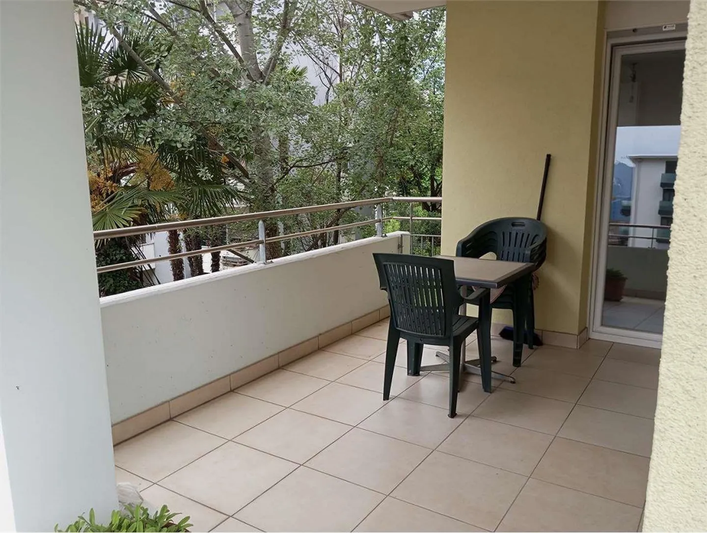 Helles Apartment mit Terrasse - Foto 7 von 9