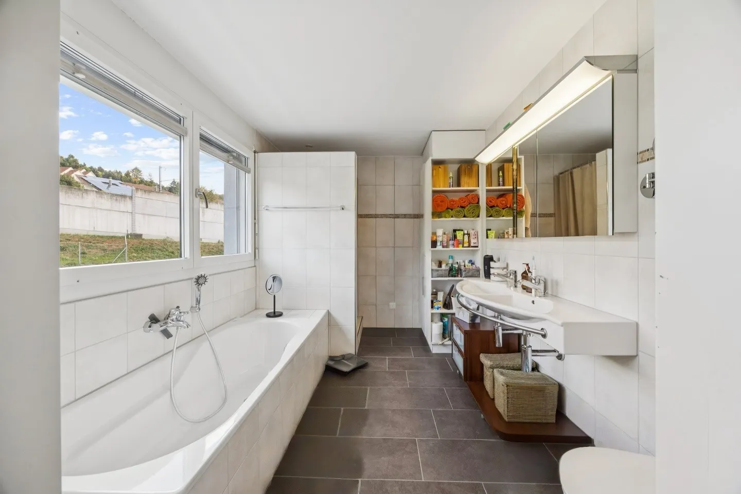 Spacious Garden Maisonette - Photo 7 of 10