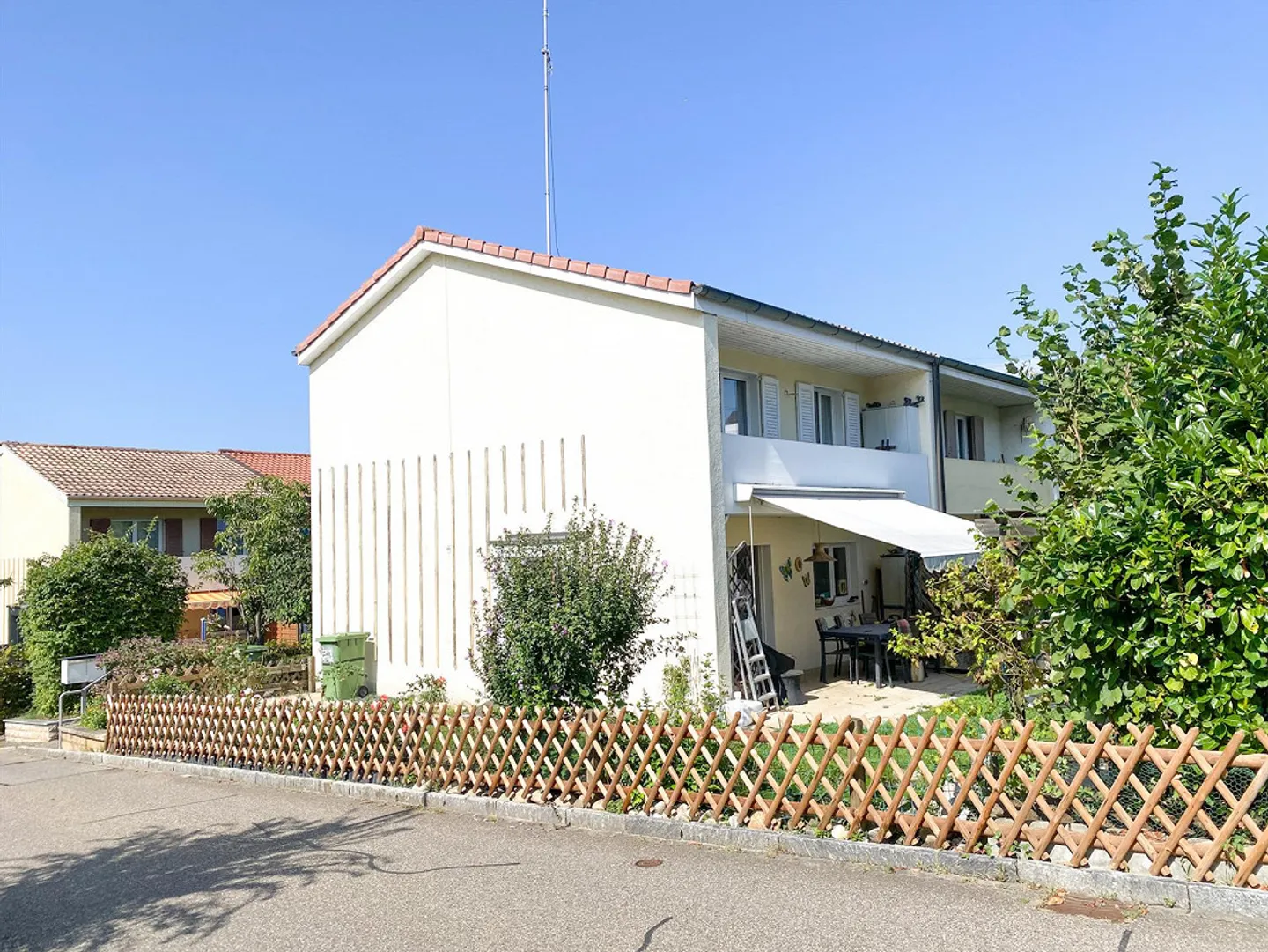 Casa unifamiliare di 4,5 stanze in una posizione centrale e tranquilla - Foto 1 di 9