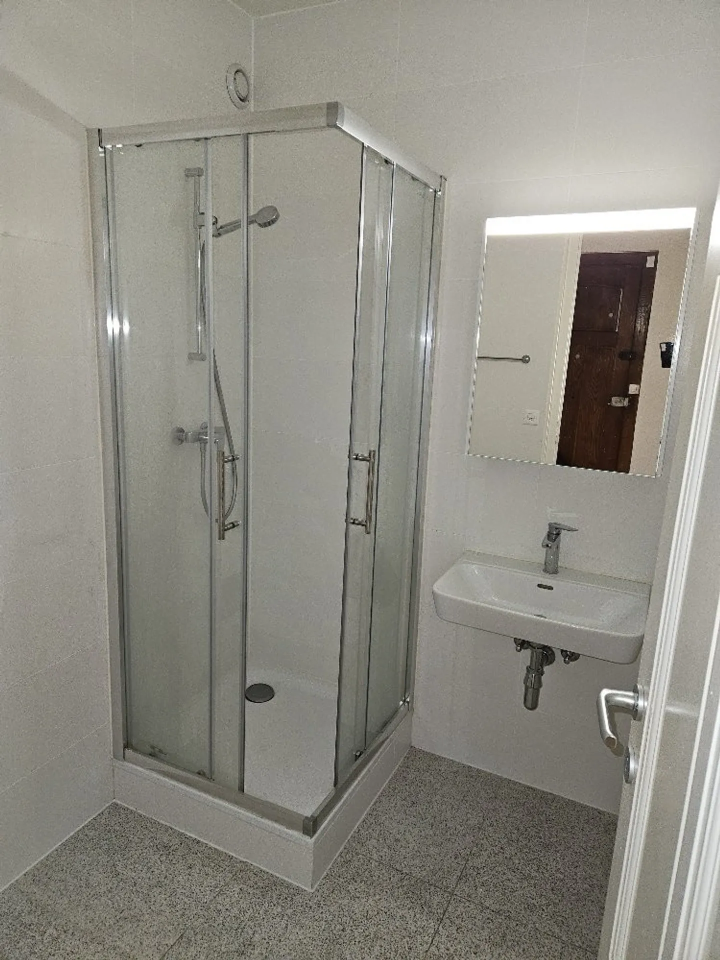 In der Nähe des Nationsviertels und des Bahnhofs Cornavin - Foto 3 von 8