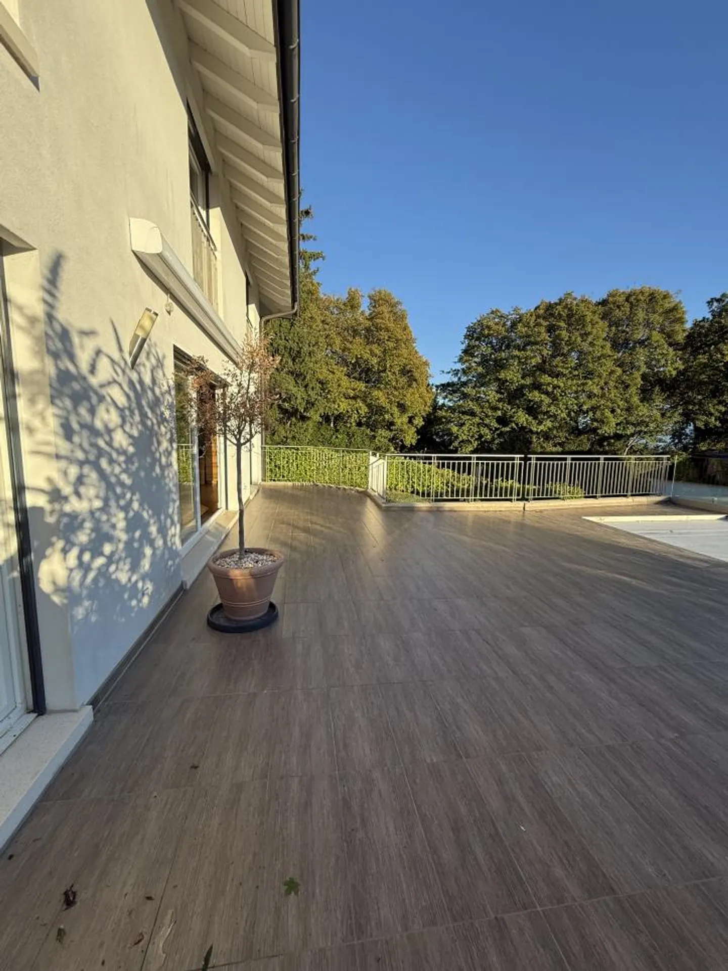 Villa di Eccezione a Givrins - Comfort, Modernità e Serenità - Foto 1 di 7