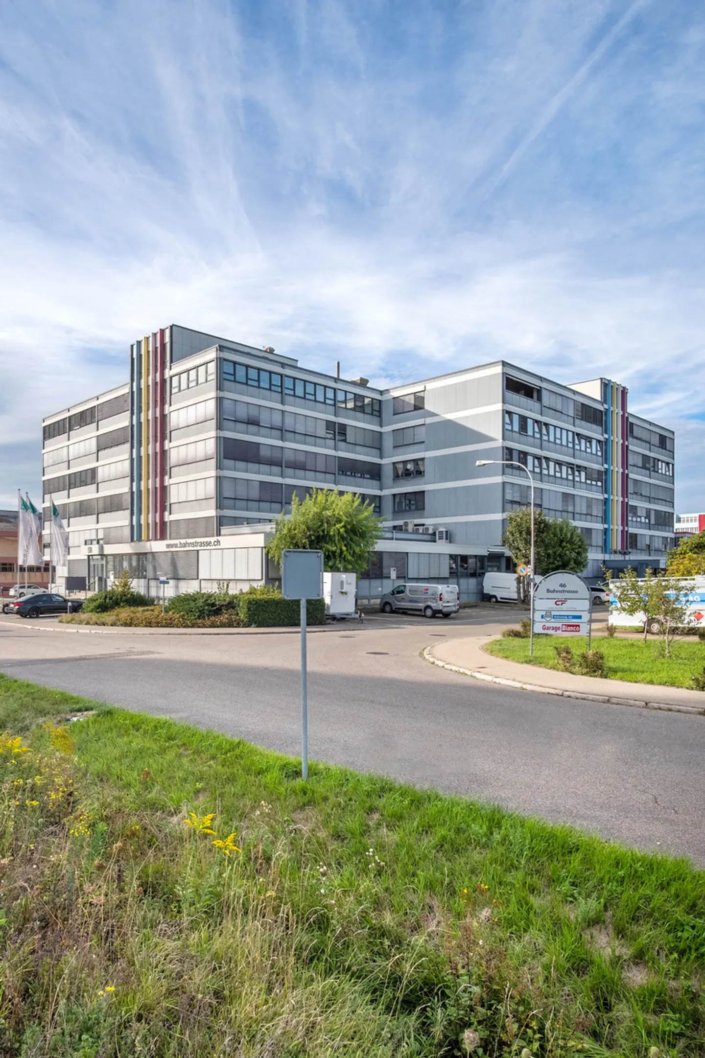 Commercial space or studio with office and production area - Photo 11 of 11