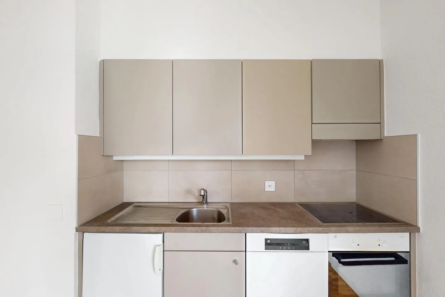 2.5 Room Apartment - Photo 6 of 8