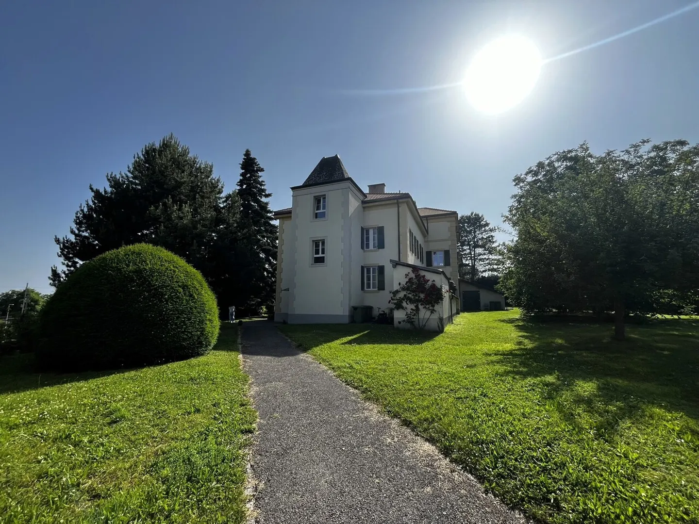 Villa Élégante à Peseux - Photo 2 sur 7