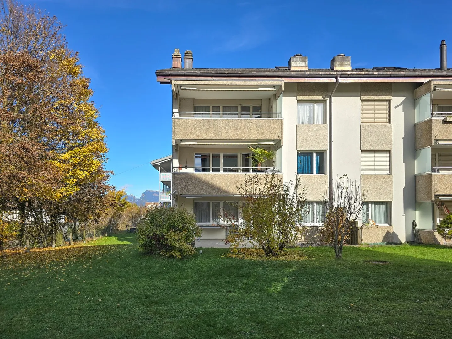 Charmante appartement de 5,5 pièces avec vue sur la montagne à Frutigen - Photo 1 sur 27