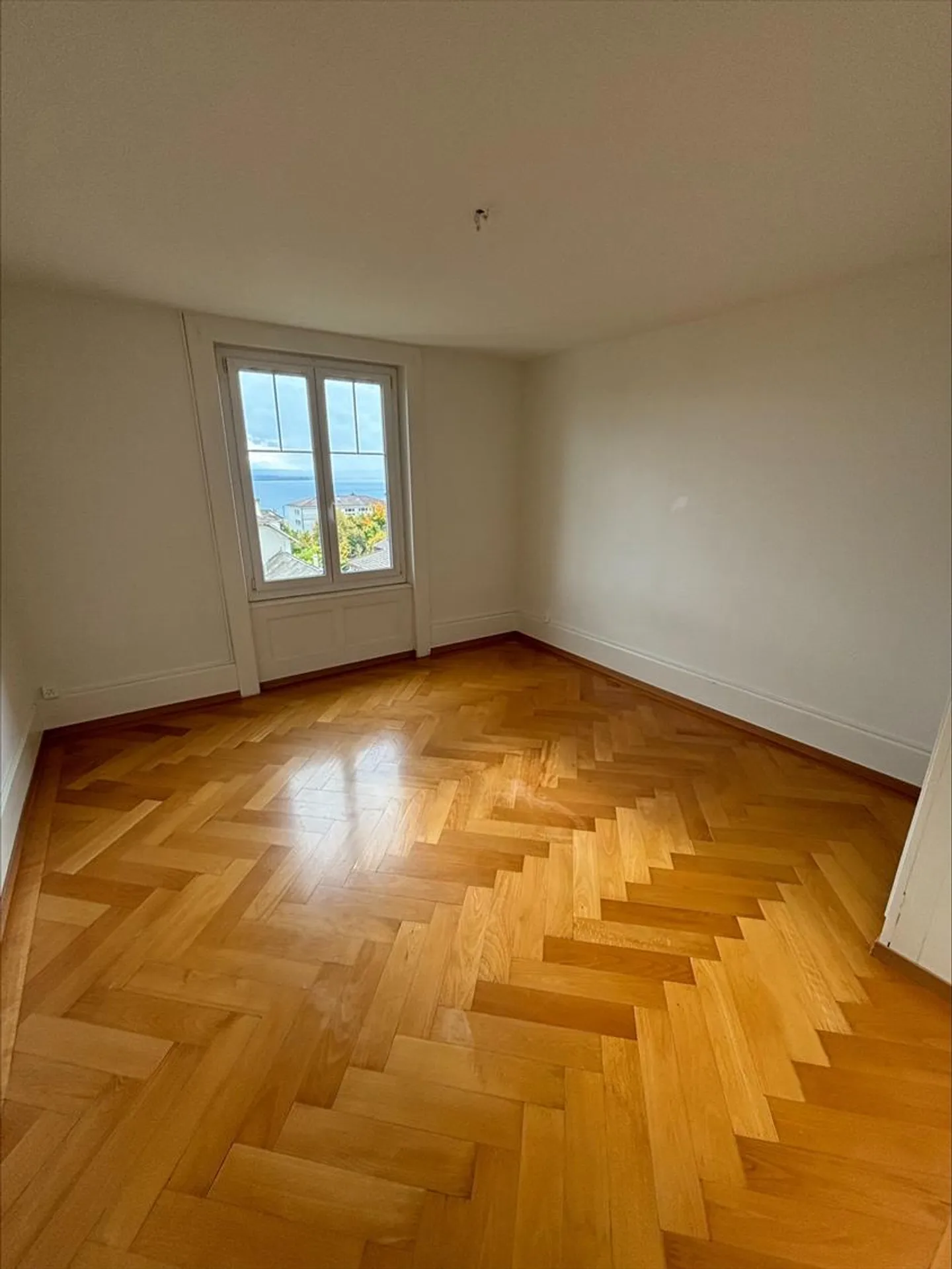 Nice 3.0 room apartment with balcony in Corcelles - Photo 4 of 7