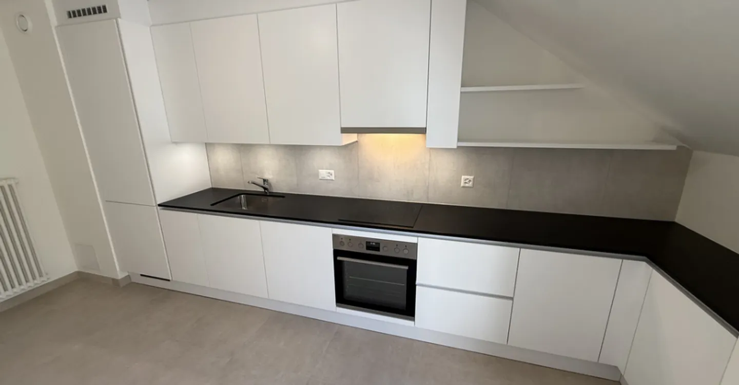 Appartamento completamente ristrutturato di 3 locali situato al 3° piano - Foto 2 di 5