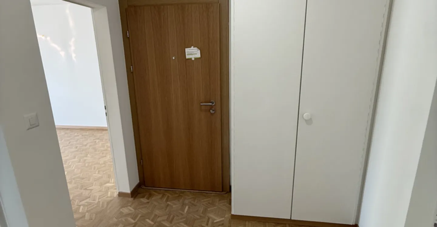 Appartamento completamente ristrutturato di 3 locali situato al 3° piano - Foto 3 di 5