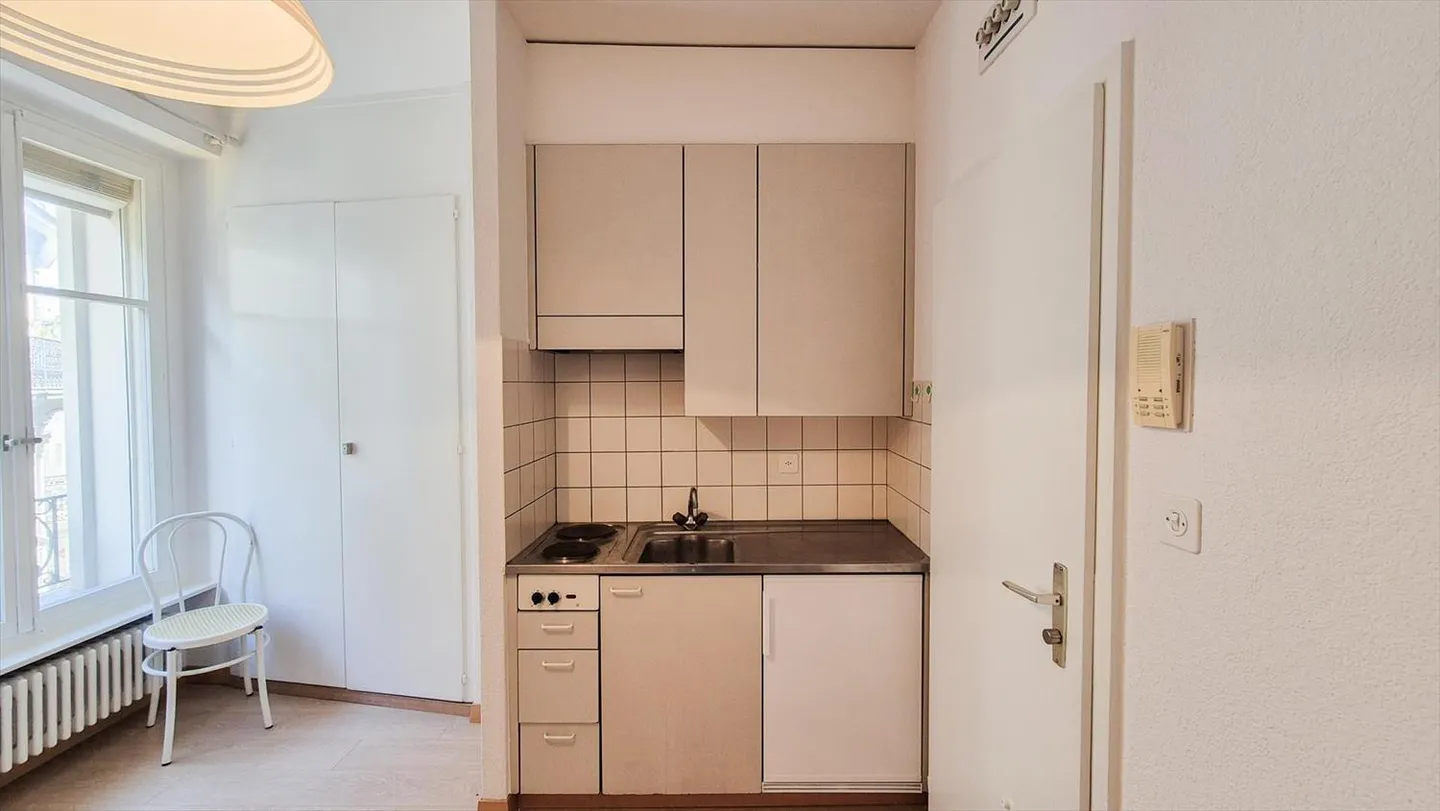 Furnished 1-room apartment - Photo 3 of 5