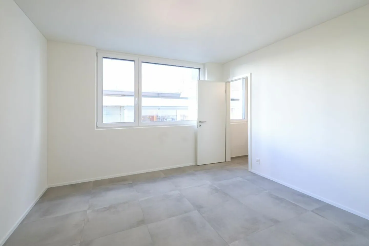 SOLDUNO - Appartamento nuovo e moderno con terrazza - Foto 8 di 13