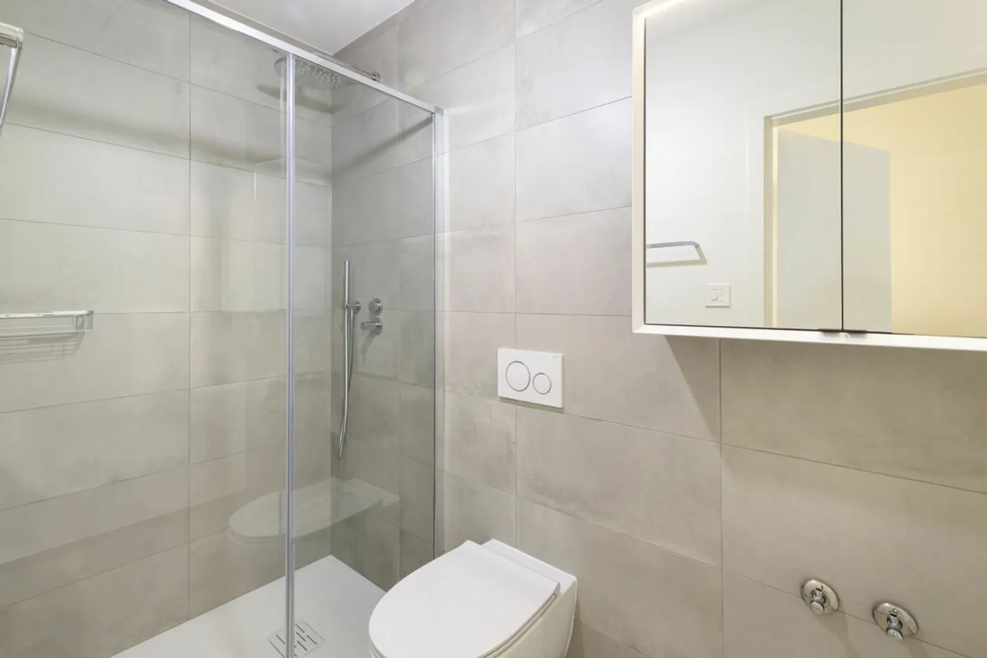 SOLDUNO - Appartamento nuovo e moderno con terrazza - Foto 11 di 13