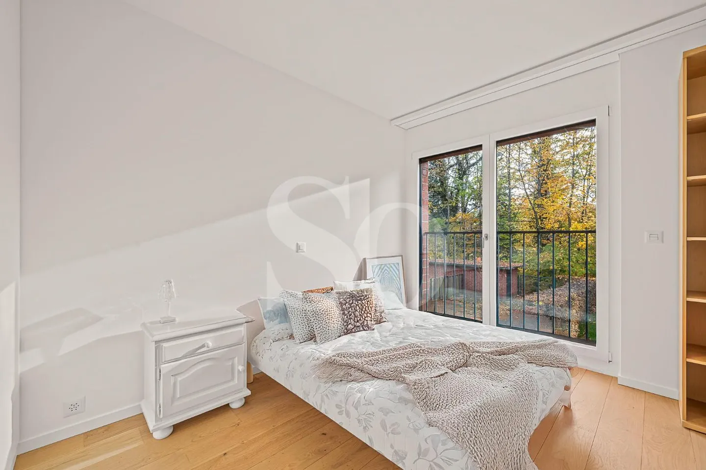 Exclusivity: Magnificent renovated duplex in the heart of Rolle - Photo 10 of 12