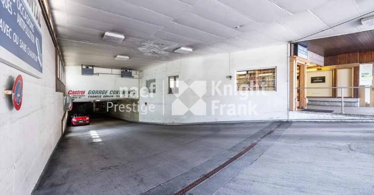 Parking spaces at Garage Continental - Photo 2 of 4