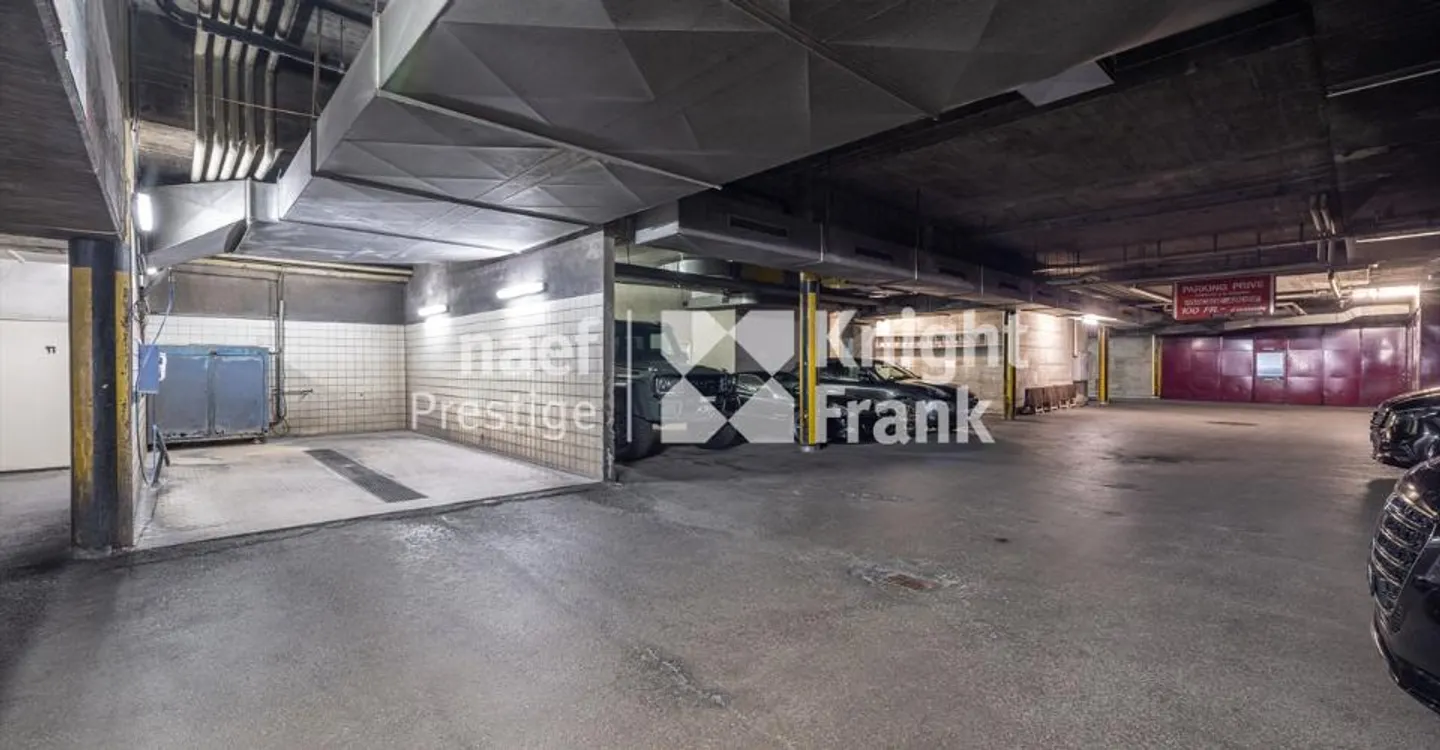 Parking spaces at Garage Continental - Photo 4 of 4