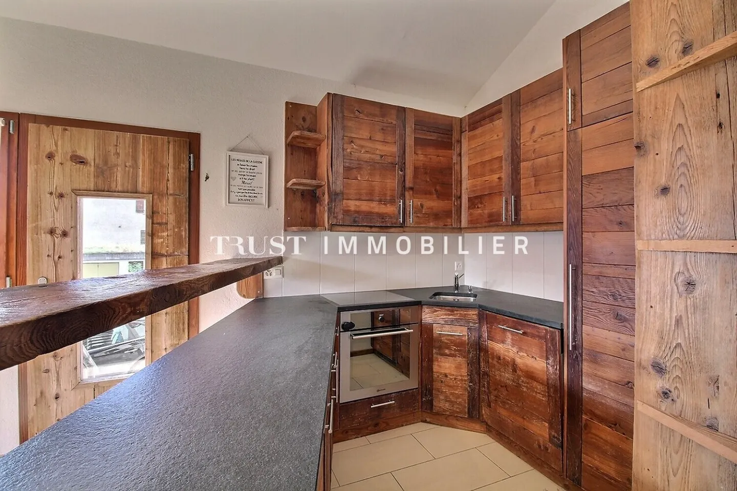 Charming Renovated Grange & Village House - Photo 10 of 20
