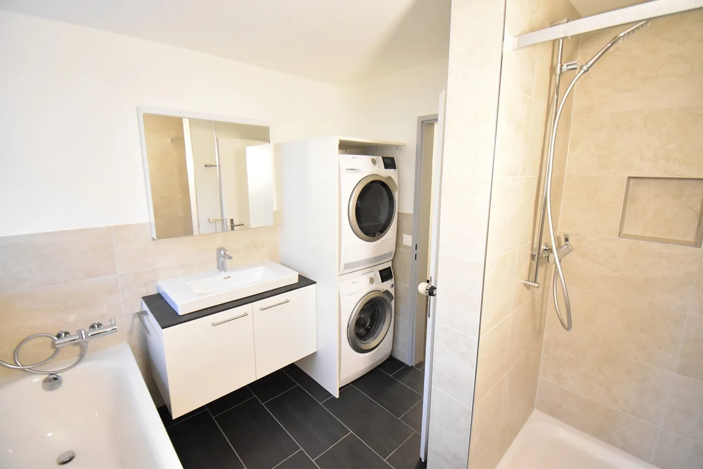Belle appartement de 4.5 pièces - Photo 9 sur 10