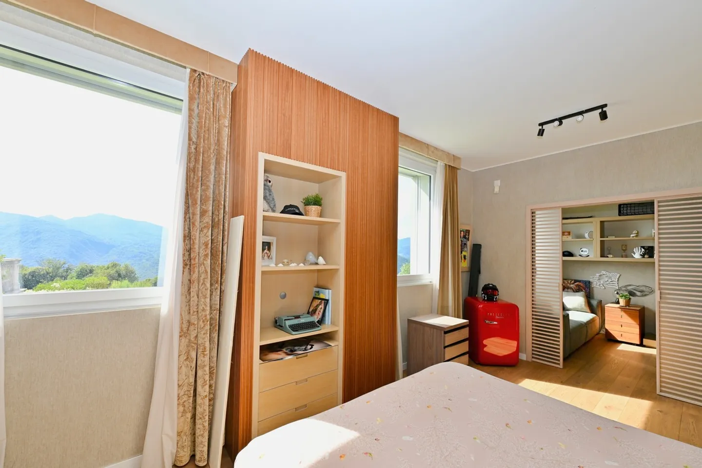 Spazioso Appartamento di Lusso con Giardino nel Resort Collina d'Oro - Foto 15 di 25