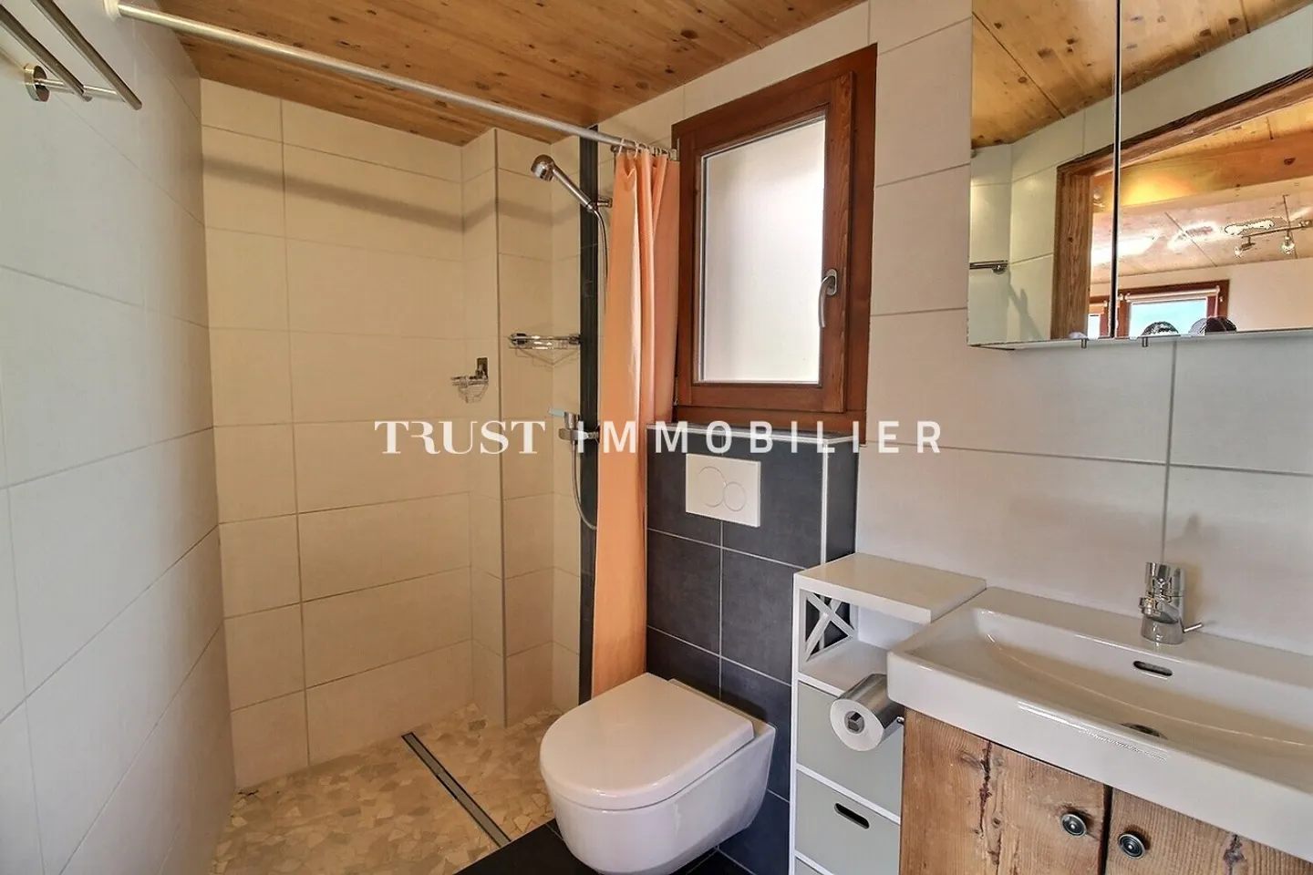 Charming Renovated Grange & Village House - Photo 12 of 20
