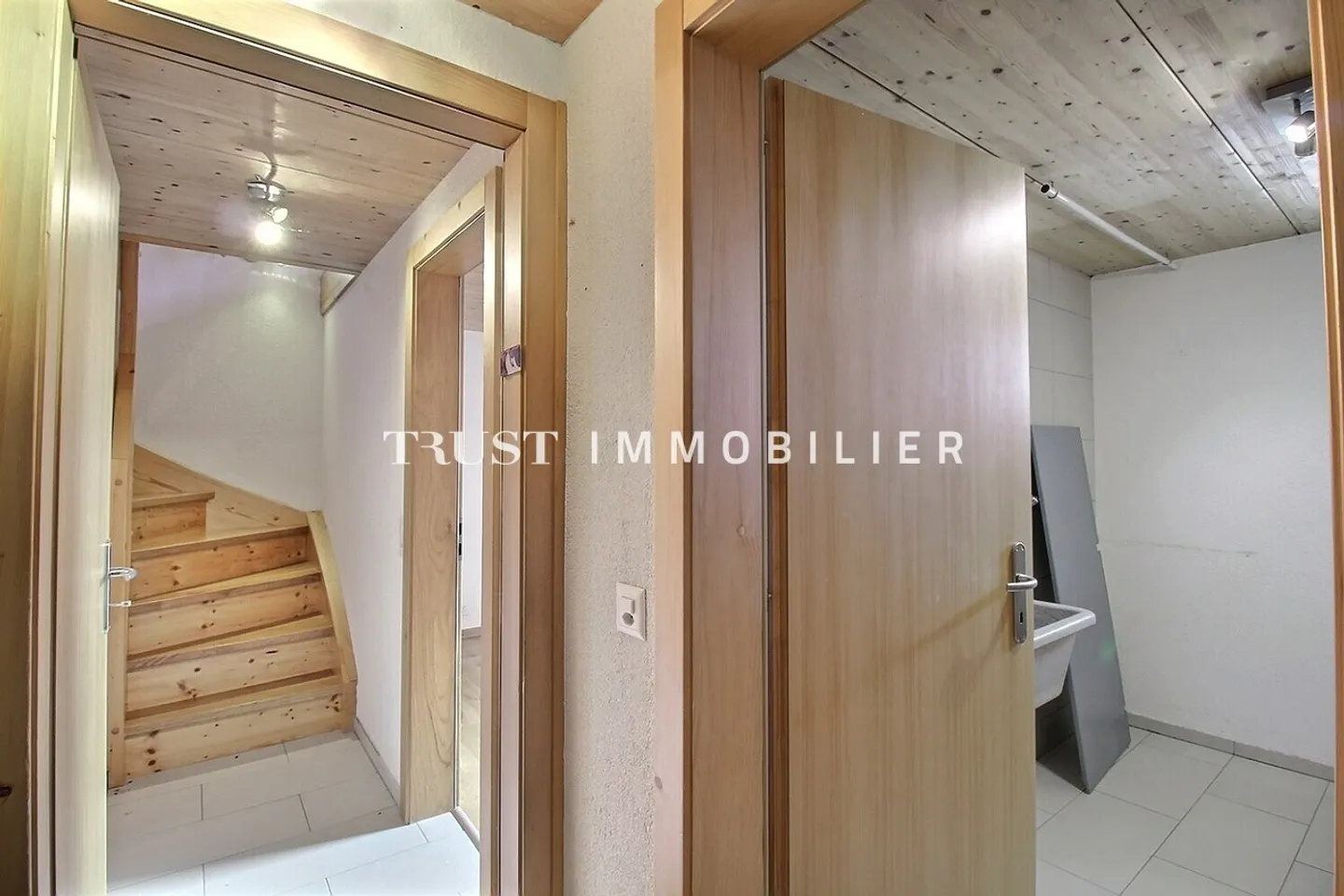 Charming Renovated Grange & Village House - Photo 14 of 20