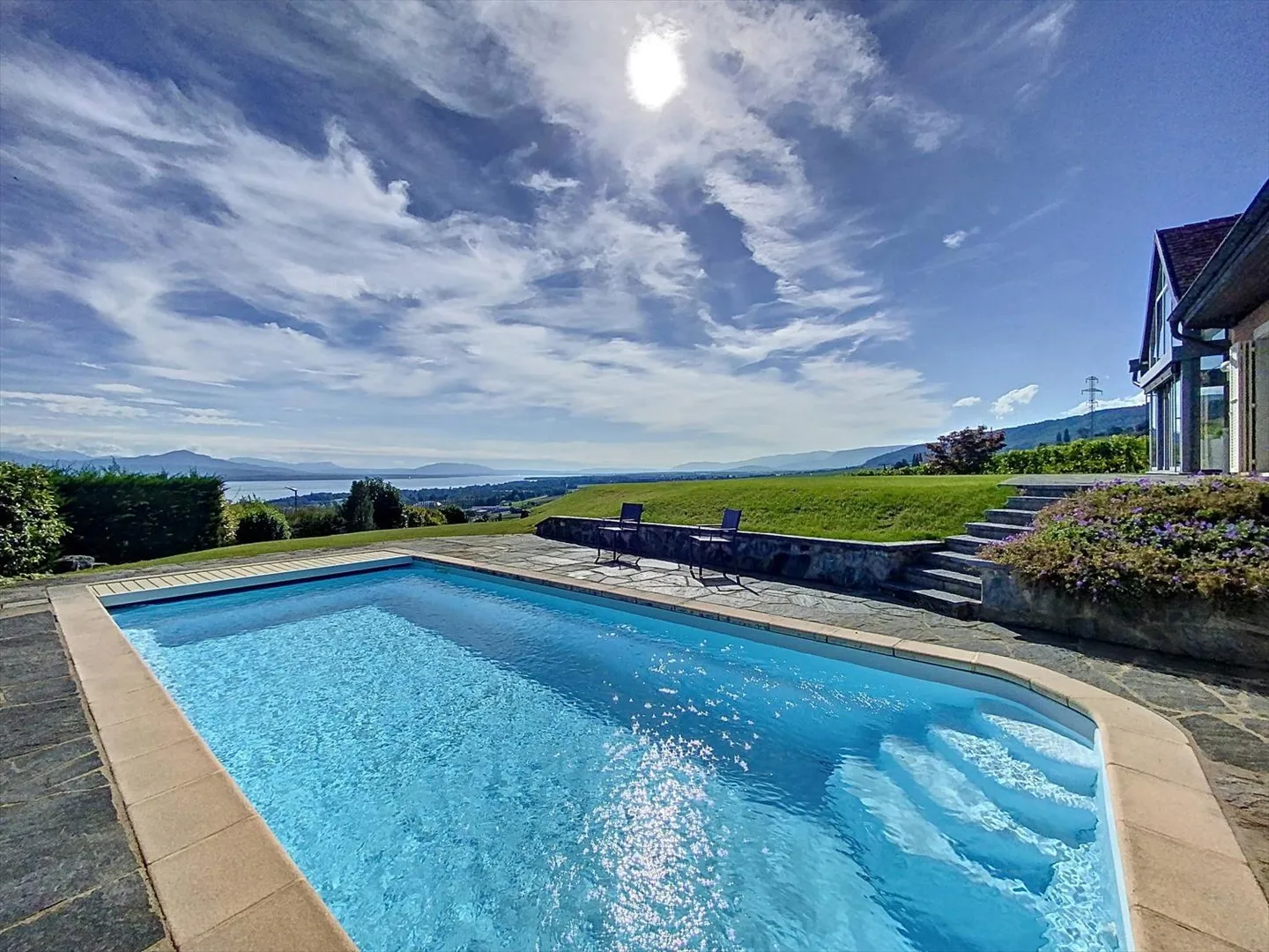Dream House - Beautiful Property with Panoramic View of the Lake and the Alps - Photo 6 of 7