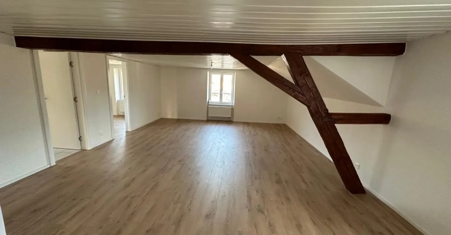 A louer: appartement 2.5 pièces - Rue du Midi 34, St-Imier - Foto 2 von 6